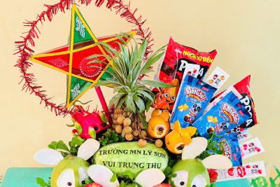 Hưởng ứng Sự kiện Tết Trung Thu. Trường mầm non Lý Sơn đã tổ chức các hoạt động Giáo dục “Chủ đề Tết trung thu với Bé” bằng nhiều hoạt động sinh động, thiết thực, hiệu quả giúp trẻ hiểu hơn về ý nghĩa ngày Tết trung thu.