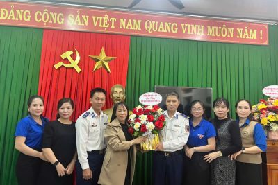 TRƯỜNG MẦM NON LÝ SƠN ĐẾN THĂM, CHÚC MỪNG CÁC ĐƠN VỊ LLVT NHÂN KỶ NIỆM 8O NĂM NGÀY THÀNH LẬP QUÂN ĐỘI NHÂN DÂN VIỆT NAM (22/12/1994-22/12/2024) và 35 NĂM NGÀY HỘI QUỐC PHÒNG TOÀN DÂN (22/12/1989-22/12/2024)