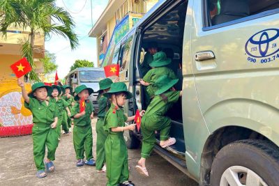 CÁC CHÁU HỌC SINH KHỐI LÁ THAM QUAN TRẢI NGHIỆM THỰC TẾ TẠO DOANH TRẠI CHÚ BỘ ĐỘI NHÂN KY NIỆM 81 NĂM NGÀY THÀNH LẬP QUÂN ĐỘI NHÂN DÂN VIỆT NAM (22/121944-22/12/2025)